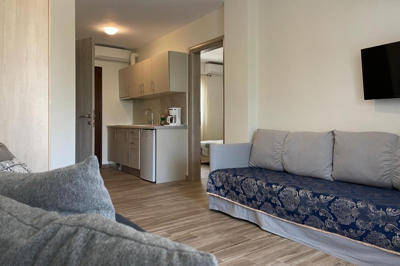 Royals Apartments 2 Nikiti  Bagian luar foto