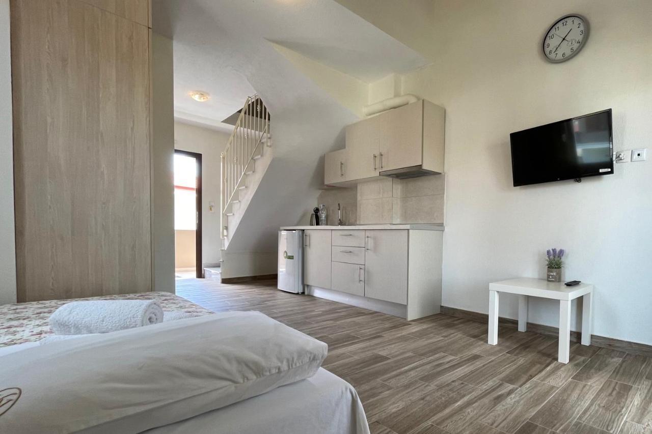 Royals Apartments 2 Nikiti  Bagian luar foto